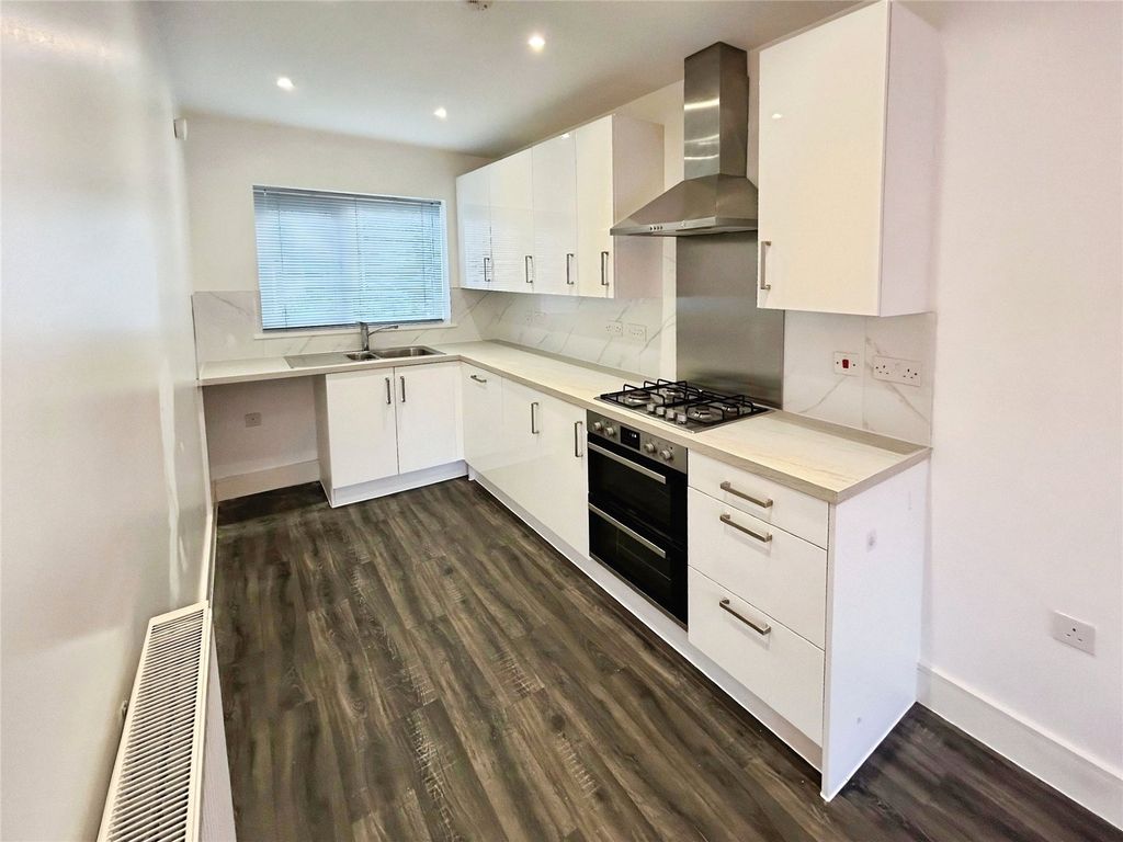 Property photo 3 of 14 Kitchen Area