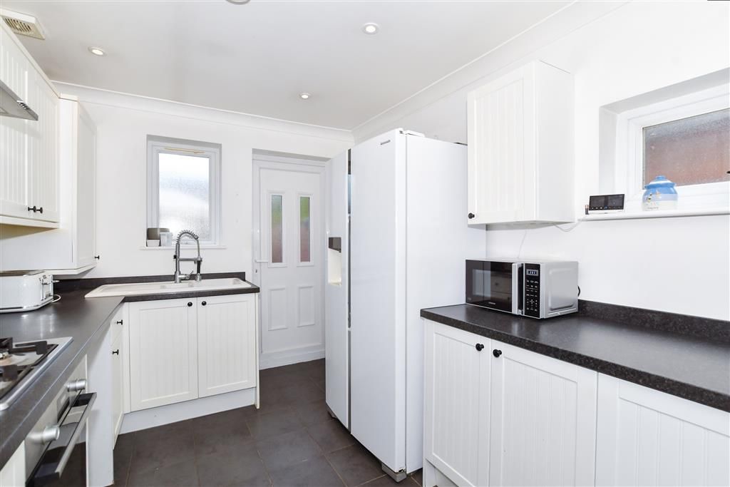 Property photo 2 of 12 Kitchen