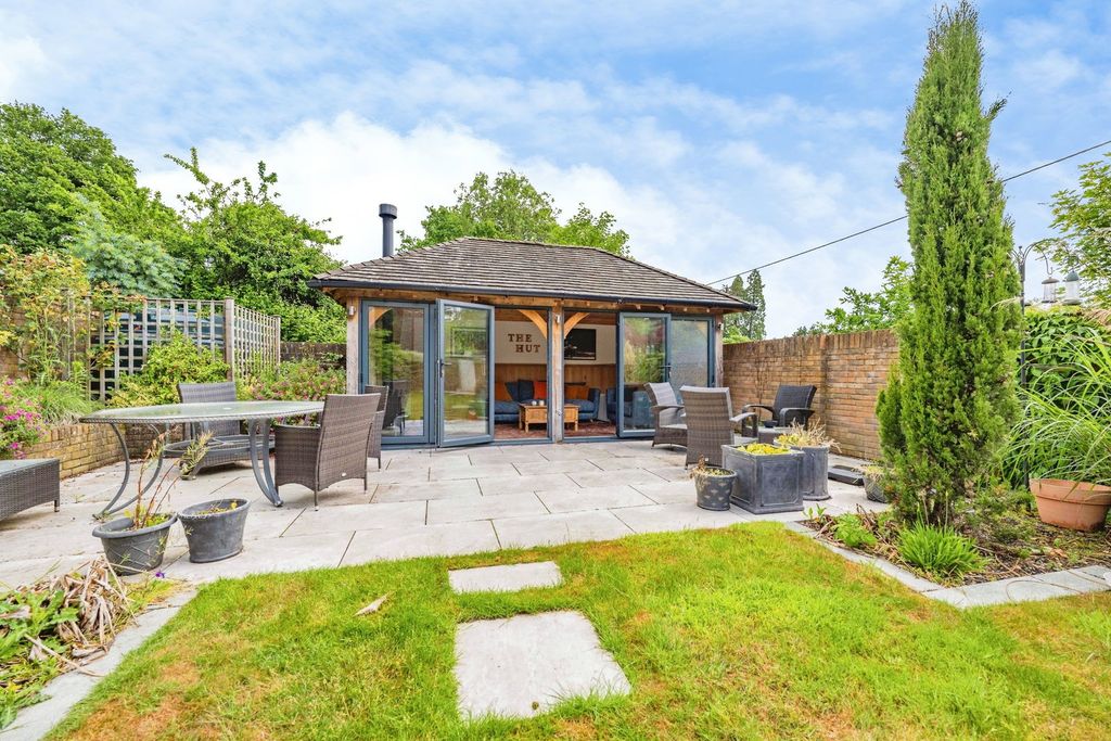Property photo 1 of 31