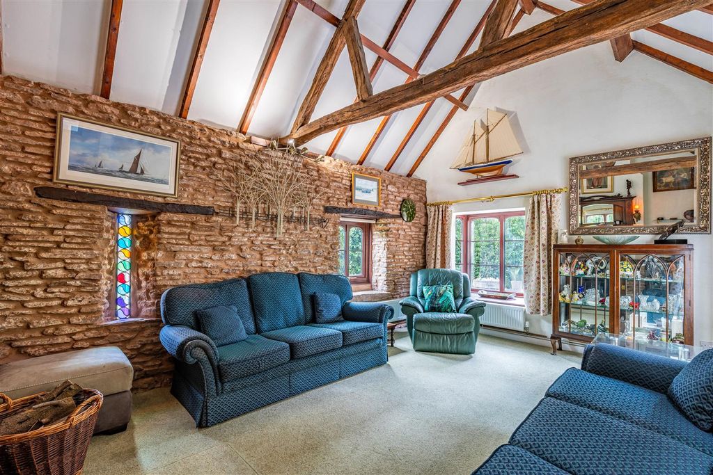 Property photo 3 of 33 1X8A3822-Hdr.Jpg