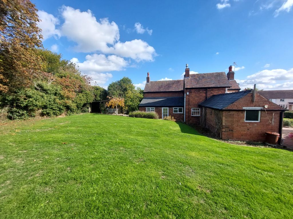 Property photo 3 of 12