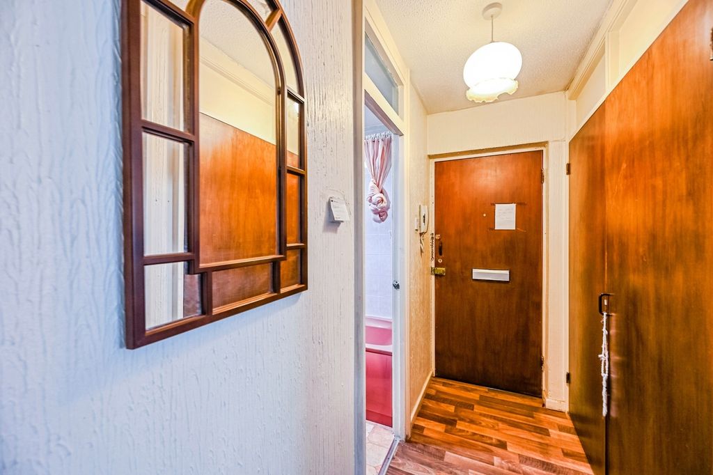 Property photo 3 of 17 Photo