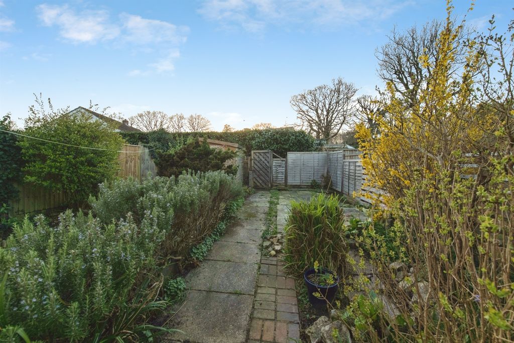 Property photo 2 of 19