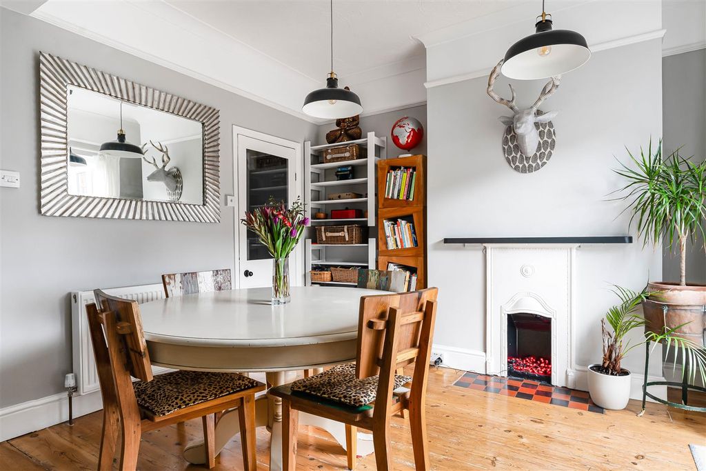 Property photo 3 of 20 11_75935.Jpg