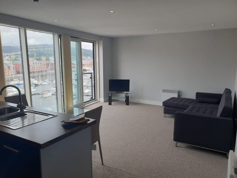 Property photo 3 of 10 Dining Room