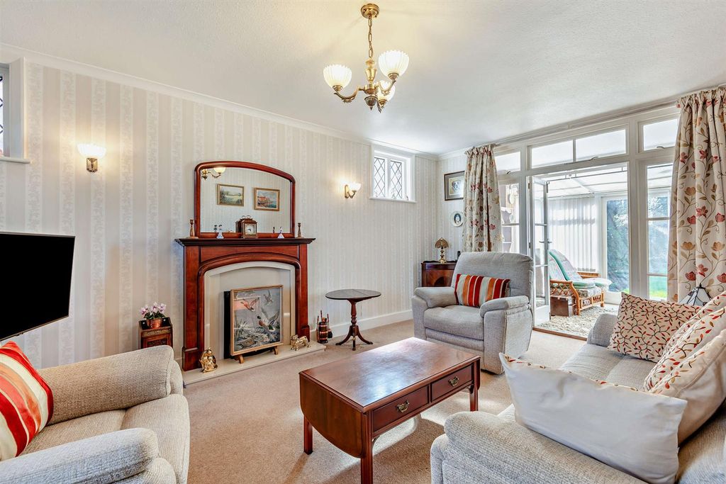 Property photo 2 of 23 8682354-Interior14-800.Jpg