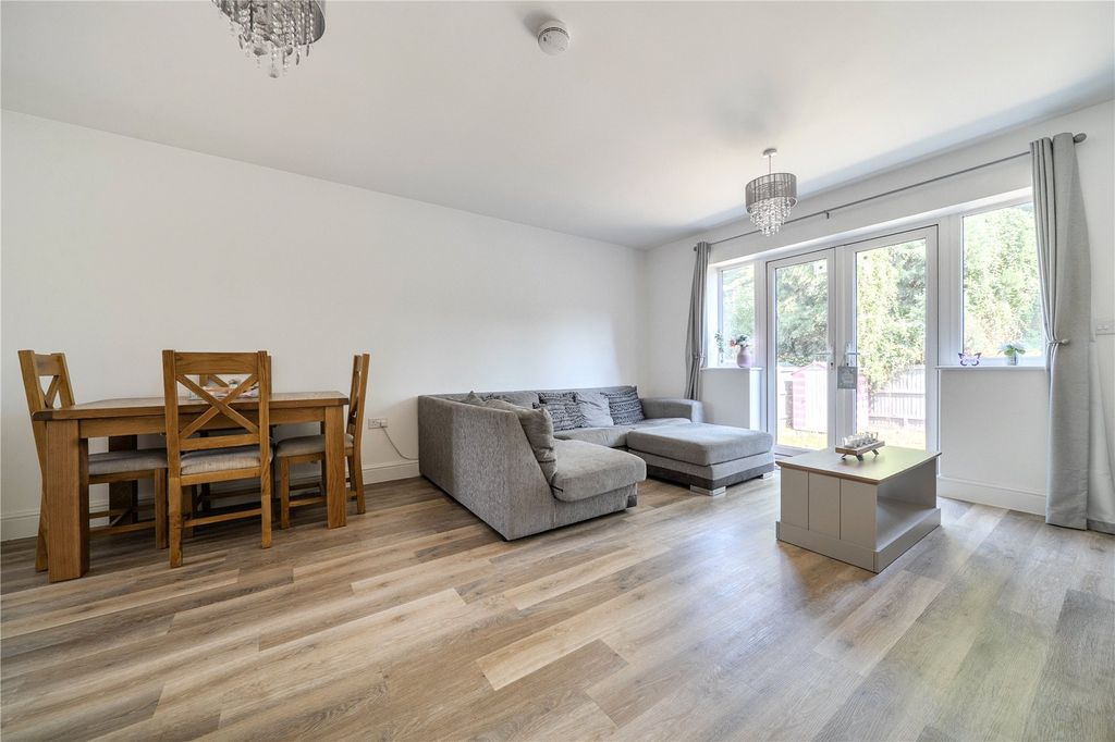Property photo 3 of 11 Picture No. 24