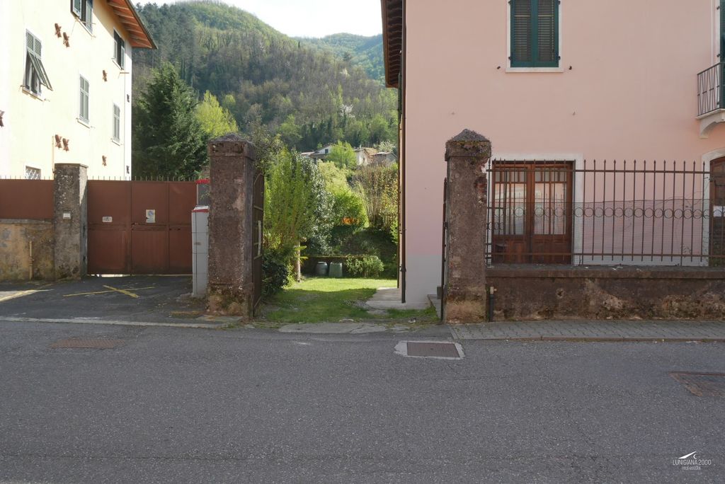 Property photo 3 of 21