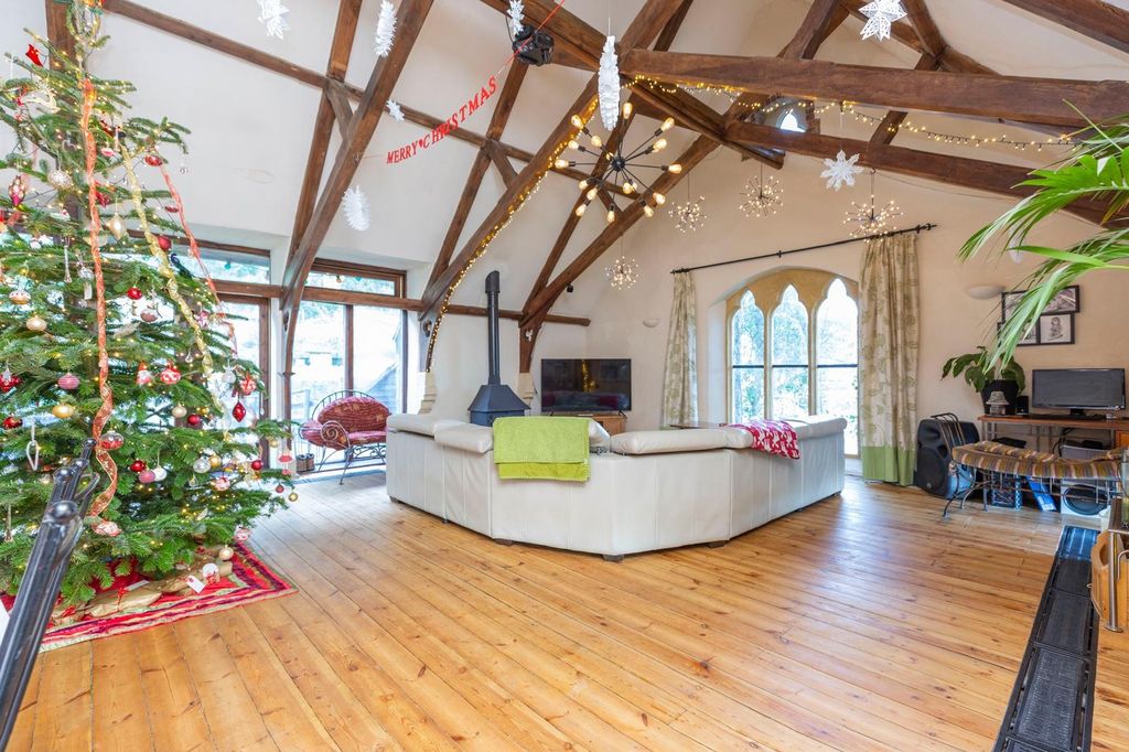 Property photo 3 of 20