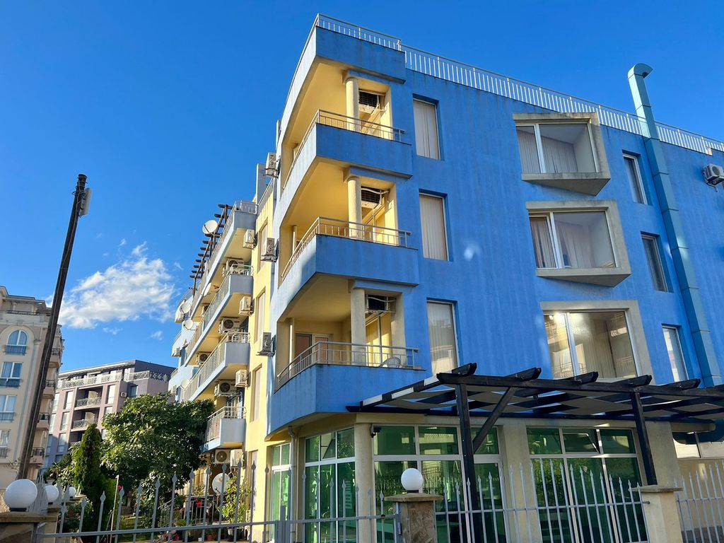 Property photo 1 of 18