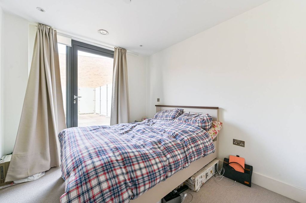 Property photo 3 of 19