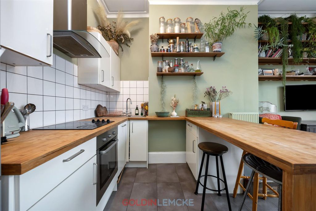 Property photo 3 of 11 Kitchen/Diner/Lounge