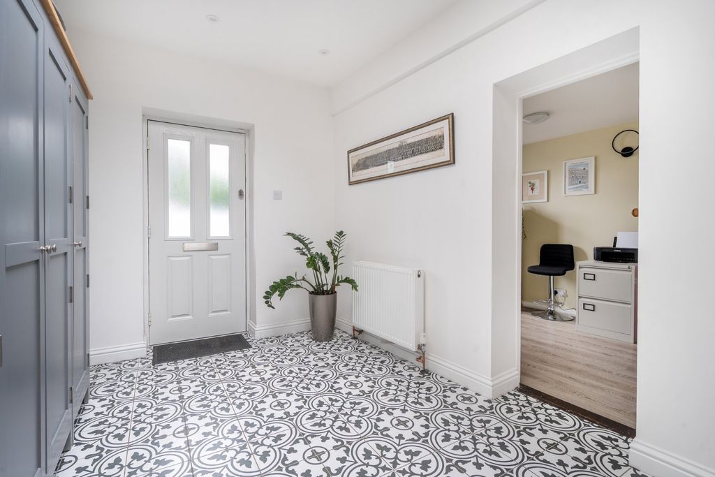 Property photo 3 of 32 Picture No. 04