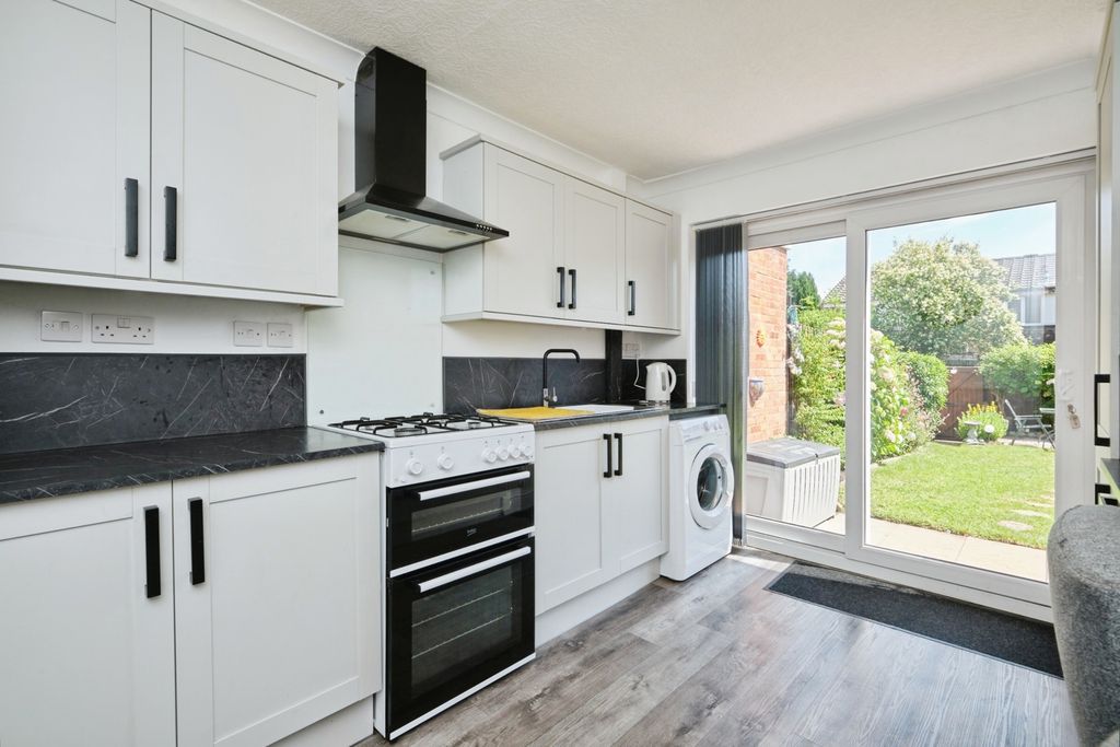 Property photo 3 of 28 Pbox-Img.Jpg