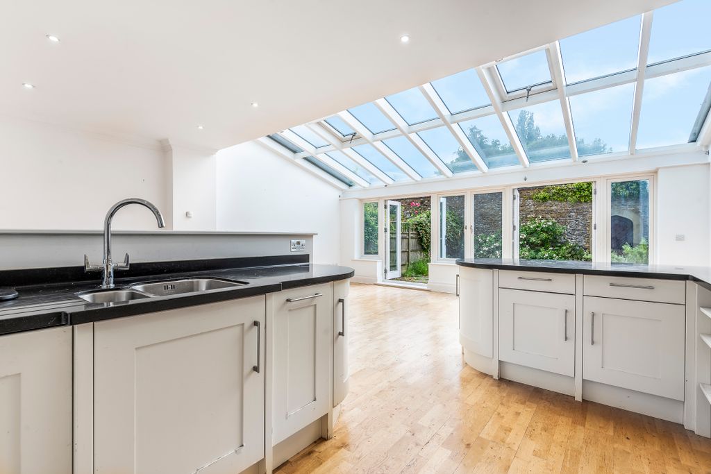 Property photo 3 of 19 Photo 6