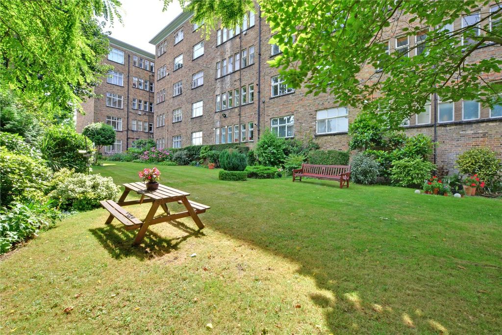 Property photo 3 of 20 Picture No. 23