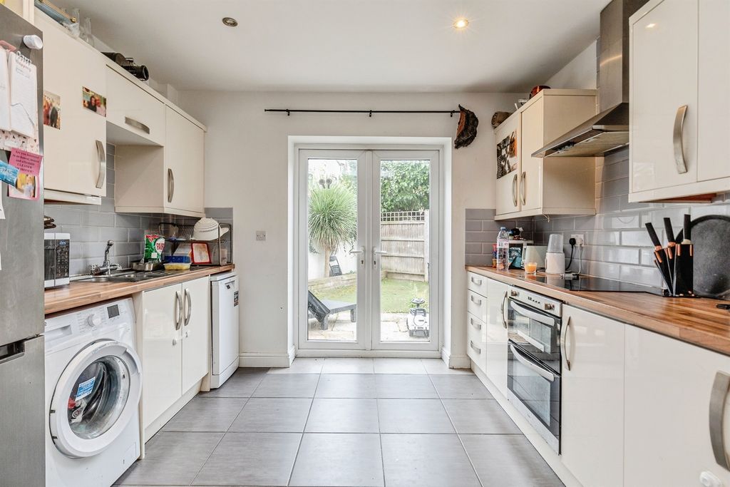 Property photo 3 of 12