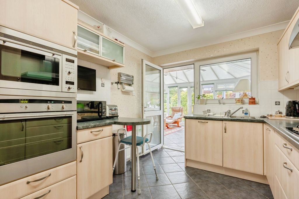 Property photo 3 of 29 Pbox-Img.Jpg