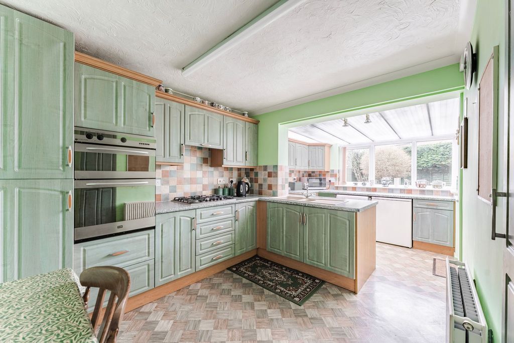 Property photo 2 of 18