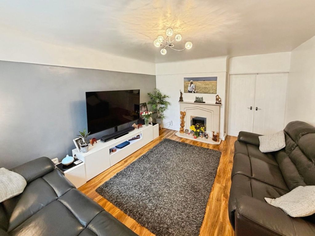 Property photo 2 of 29 5F28Eef0-B-4Bb4-A67D-341D72Cdd526-1286-00000094067