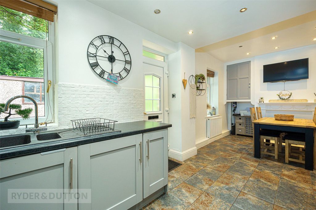 Property photo 3 of 18 Kitchen Diner