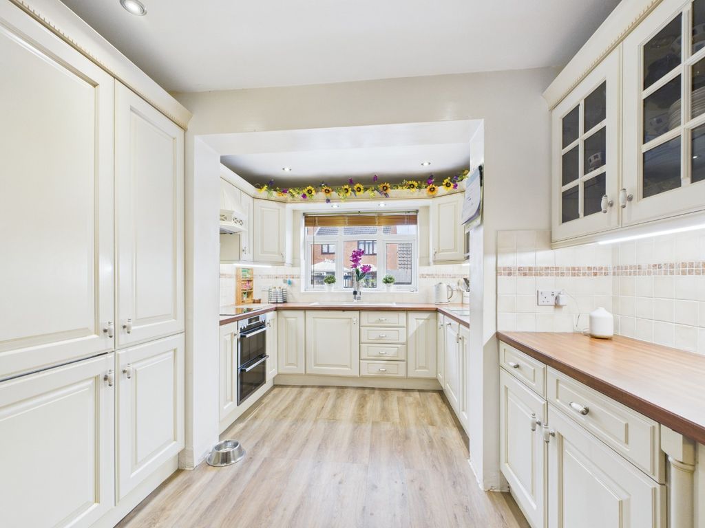 Property photo 3 of 22 4455766