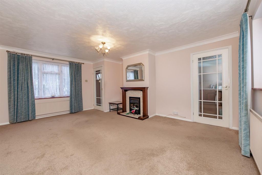 Property photo 2 of 17 Img-4.Jpg