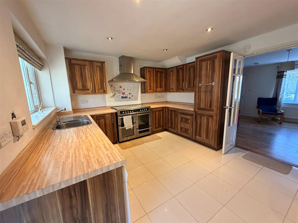 Property photo 2 of 14 New Kitchen.Jpg