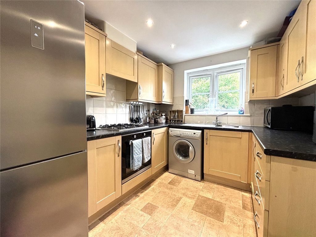 Additional image 5 of 1 bed flat for saleDoctors Acre, Hook, Hampshire RG27