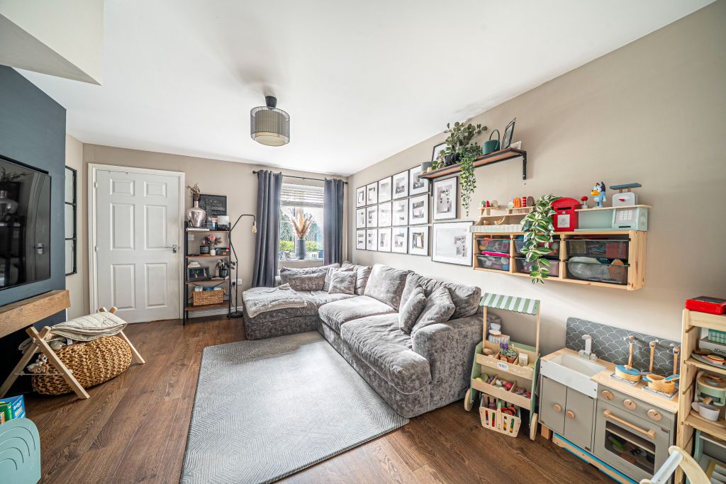 Property photo 2 of 23