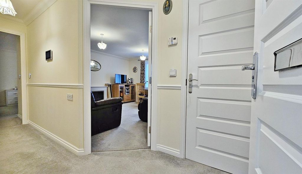 Property photo 3 of 16 Hallway