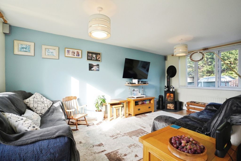 Property photo 3 of 17 Photo