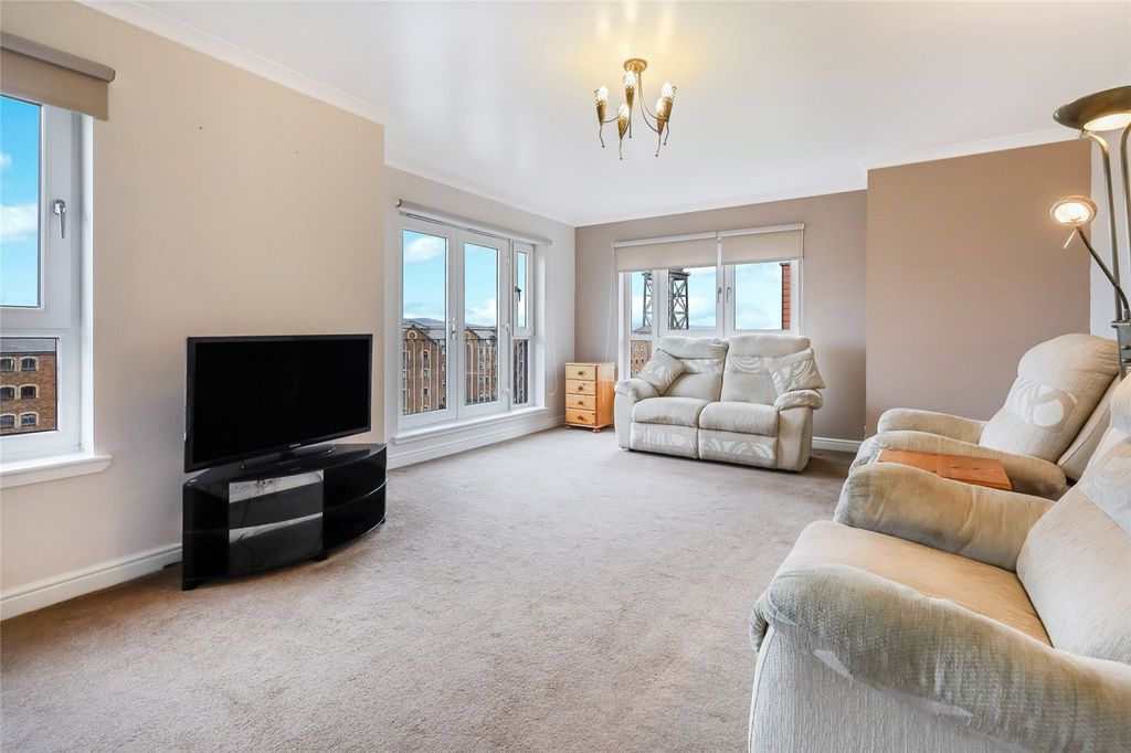 Property photo 2 of 21 Picture No. 02