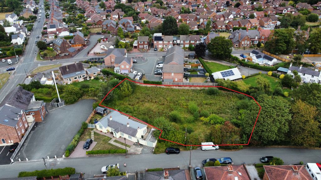 Property photo 1 of 2