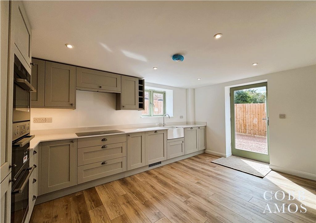 Property photo 2 of 30 High-Res-006.Jpg