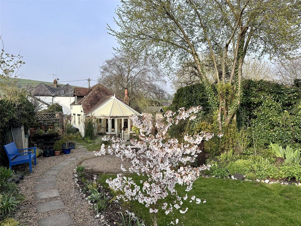 Property photo 3 of 16 Garden