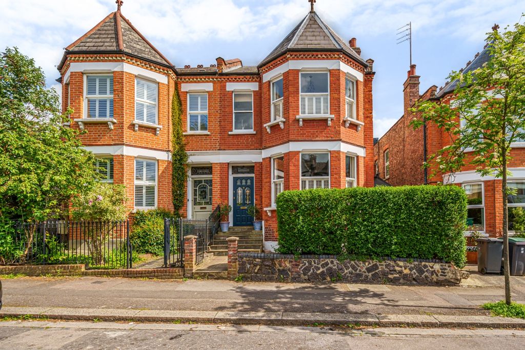 Property photo 3 of 22 988381 (1)