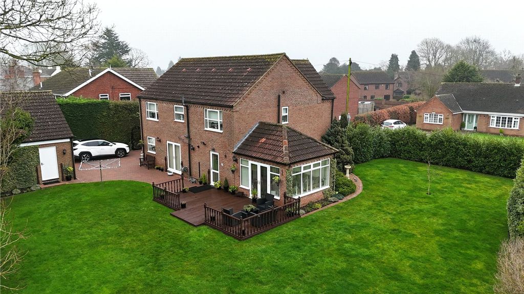 Property photo 2 of 32 Picture No. 32