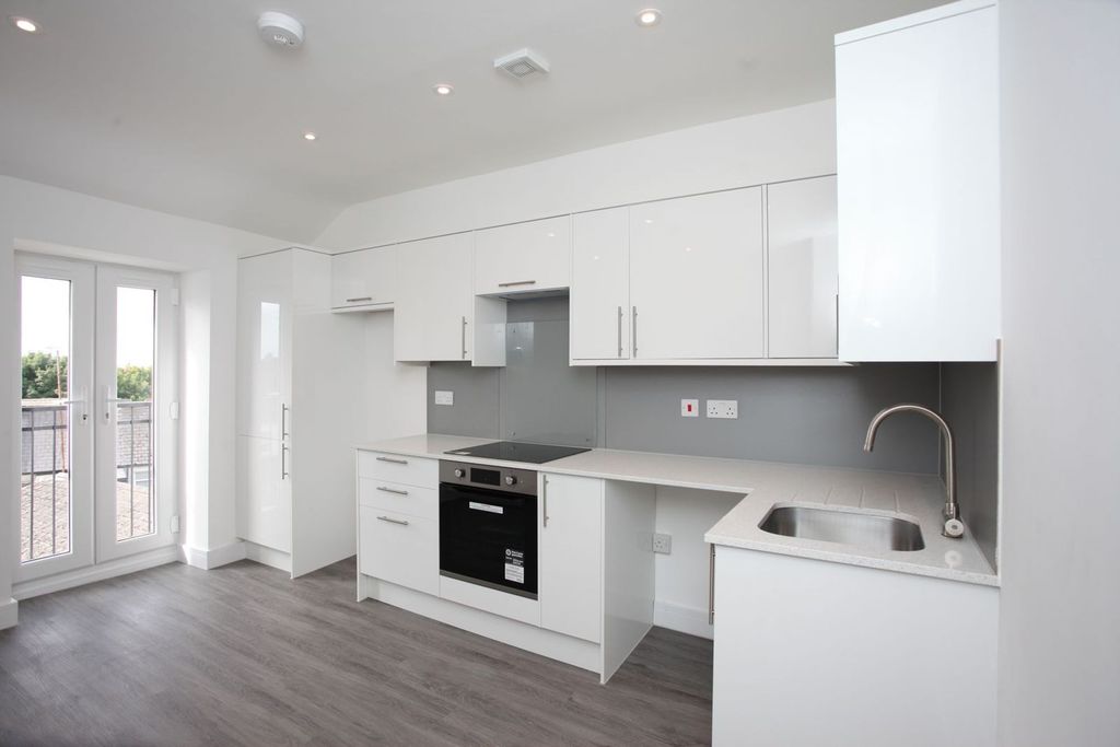 Property photo 1 of 13 Kitchen/ Dining/ Living Room