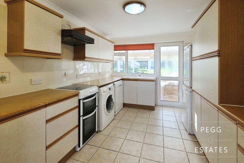 Property photo 3 of 21