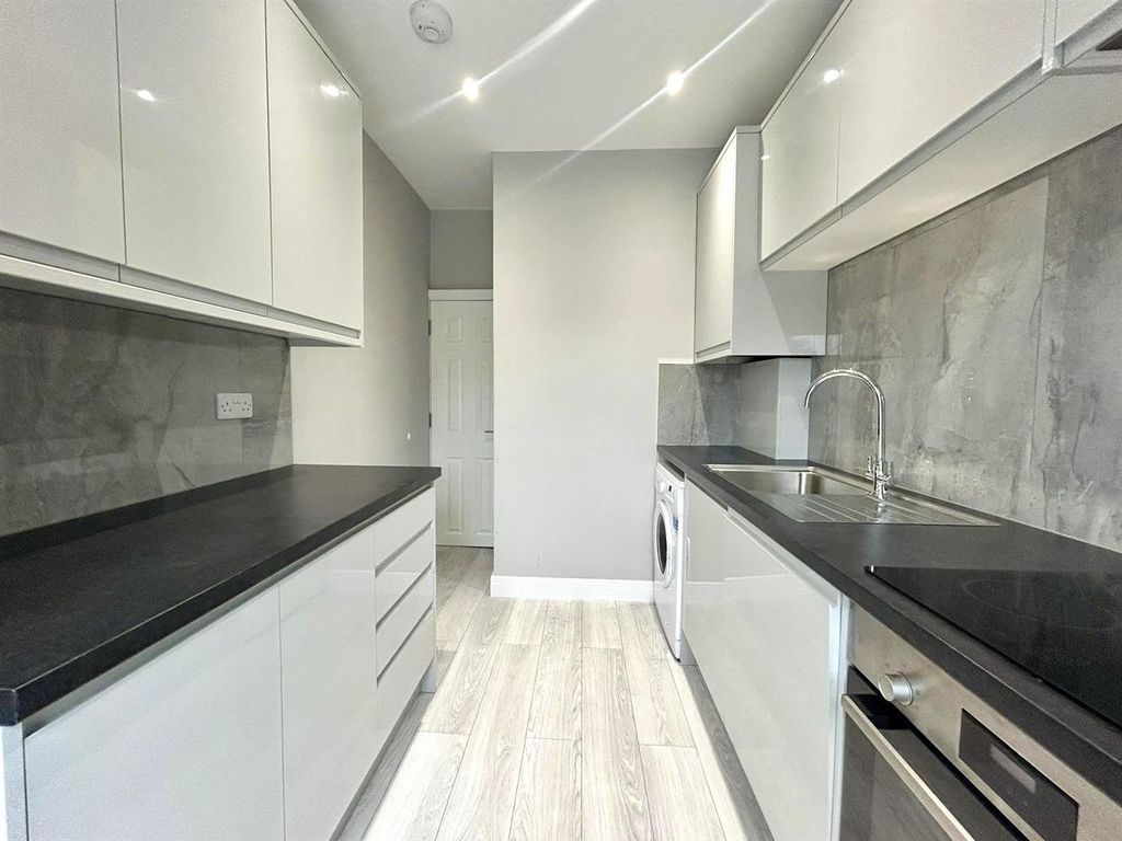 Property photo 1 of 12 2E13F59A-9E73-4644-Bdc5-8B4158c4Df97.Jpeg