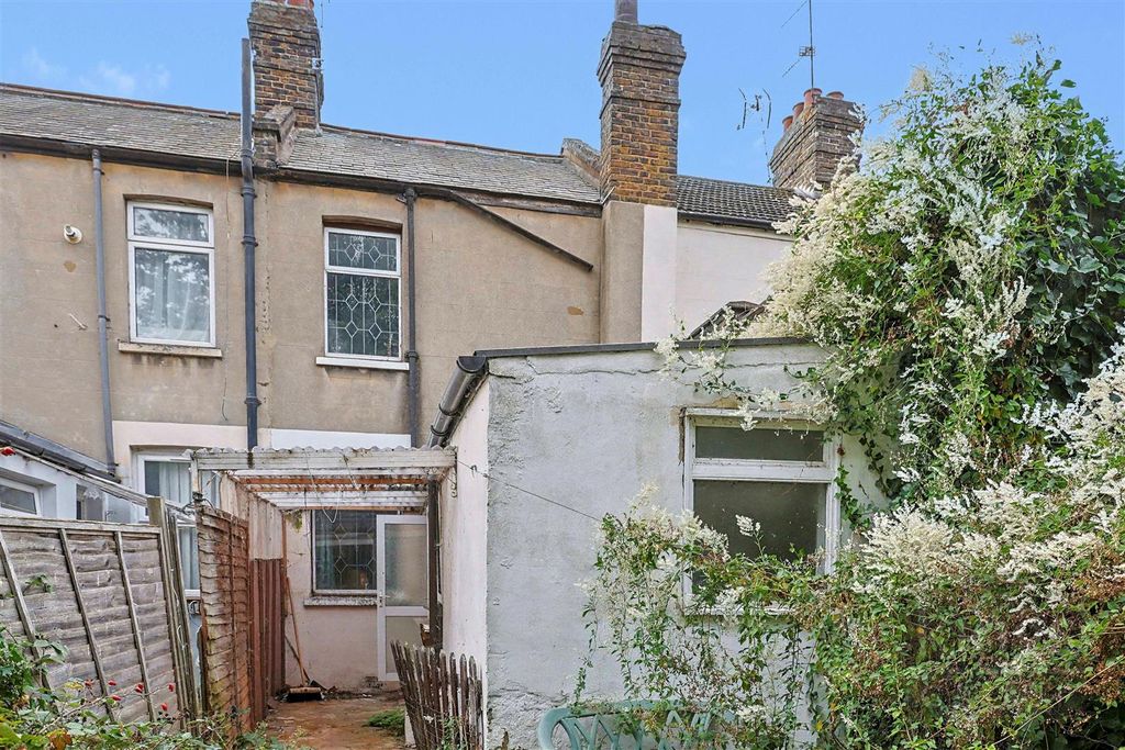 Property photo 2 of 13