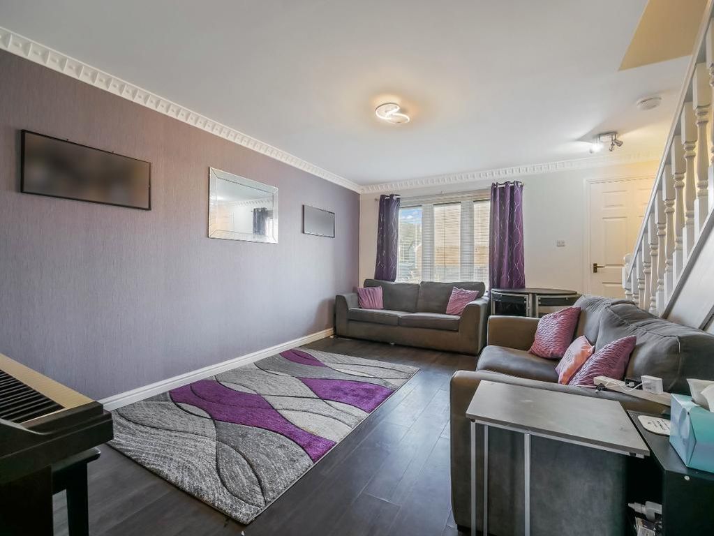 Property photo 2 of 15 Livingroom