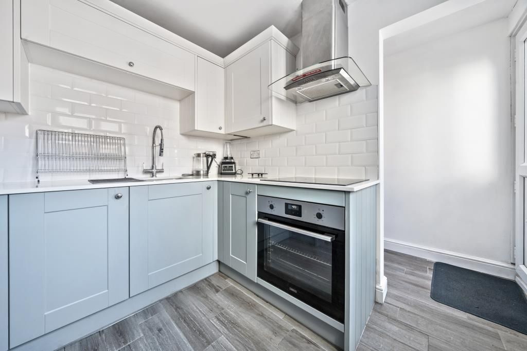 Property photo 2 of 17 Kitchen