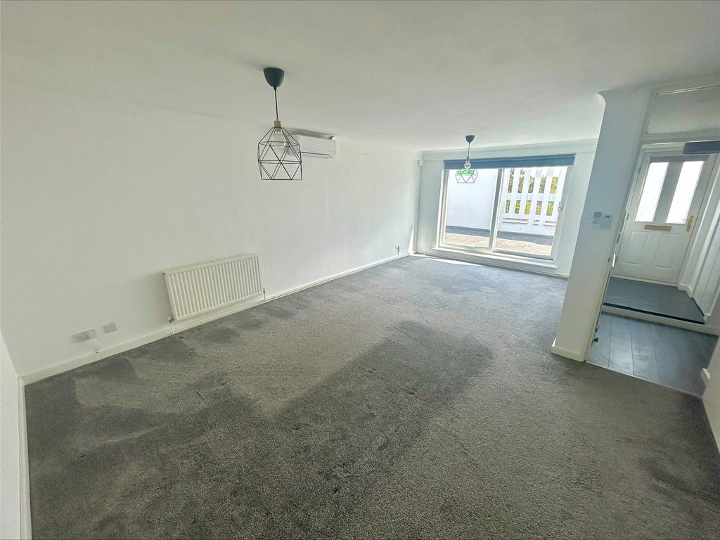 Property photo 1 of 12 Picture No. 16