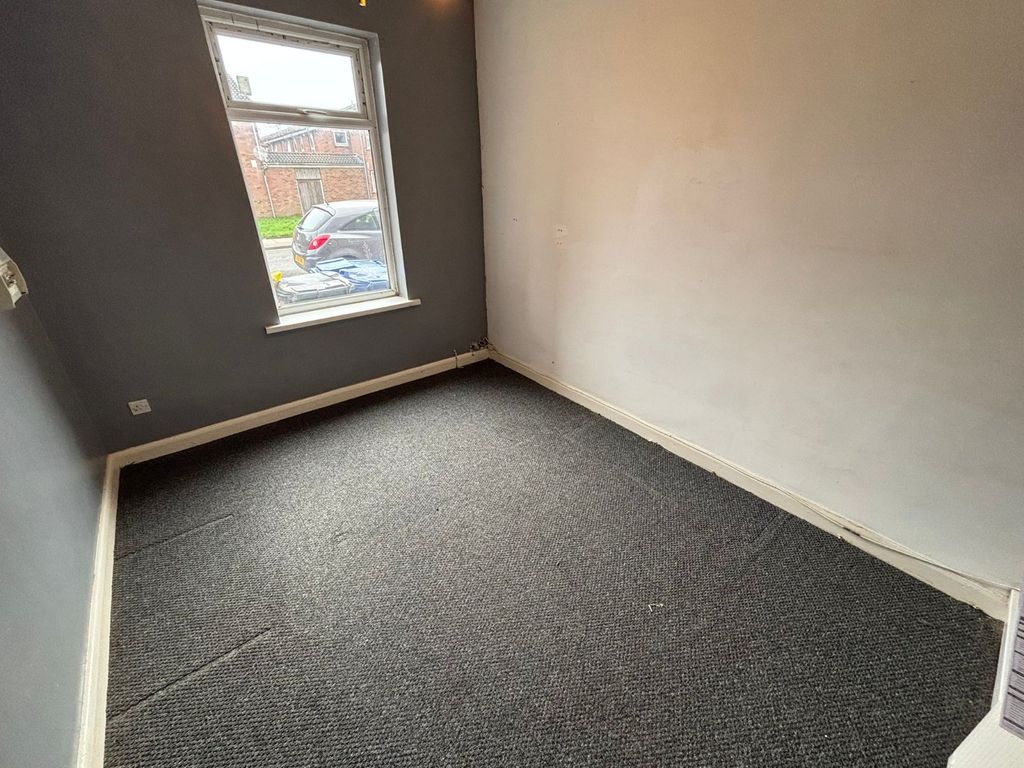 Property photo 3 of 4 Bedroom