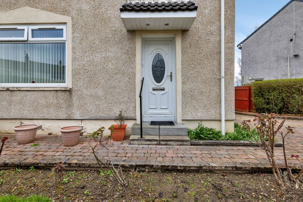 Property photo 3 of 28 004