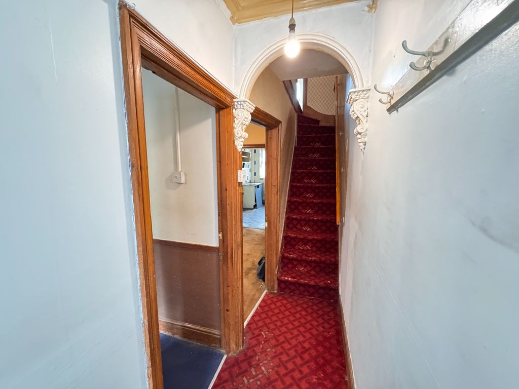Property photo 3 of 13 4505703