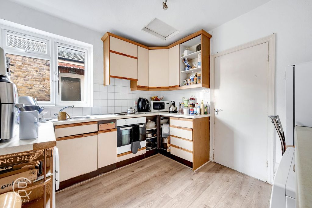 Property photo 3 of 8