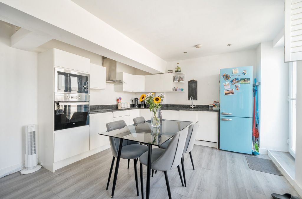Property photo 2 of 15 1467742-13-6A16d0...